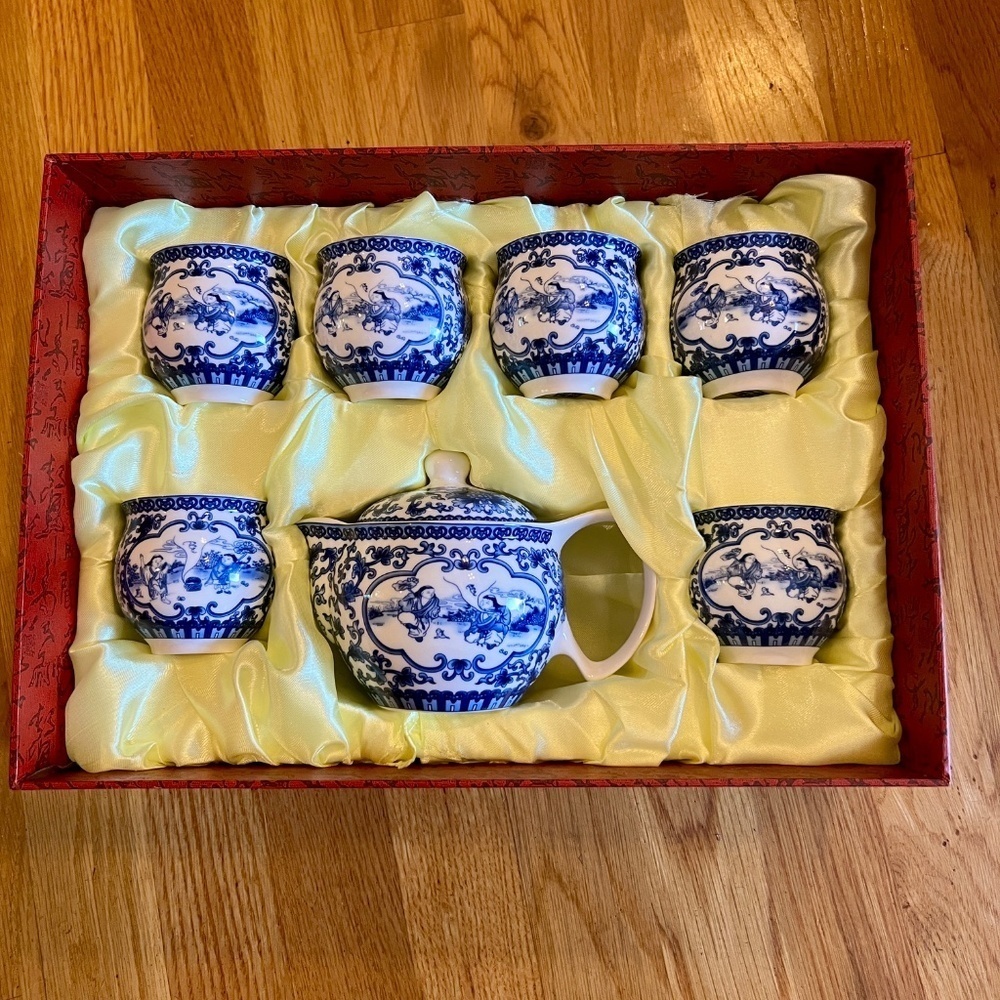 NWB Vintage Chinese Porcelain Blue & White Chinoiserie Mini Tea Set Never Used